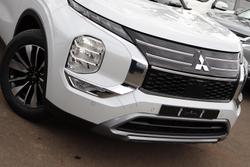 2025 Mitsubishi Outlander LS