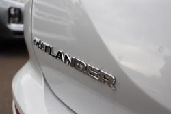 2025 Mitsubishi Outlander LS