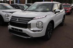 2025 Mitsubishi Outlander LS