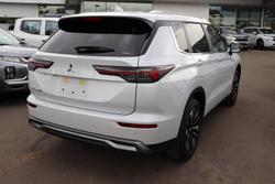 2025 Mitsubishi Outlander LS