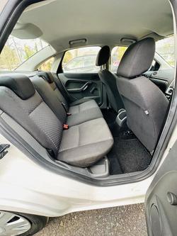 2005 Ford Focus CL LS Satin White