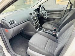 2005 Ford Focus CL LS Satin White