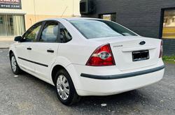 2005 Ford Focus CL LS Satin White