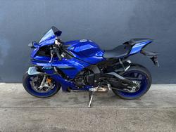2025 Yamaha YZF-R1 BLUE