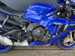 2025 Yamaha YZF-R1 BLUE