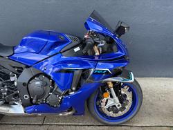 2025 Yamaha YZF-R1 BLUE