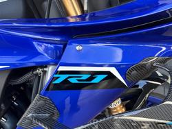 2025 Yamaha YZF-R1 BLUE