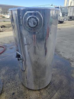  Kenworth
                Fuel Tanks 