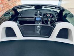 2024 Porsche 718 Boxster GTS 4.0 982 MY24 Crayon