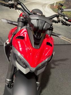2023 DUCATI STREETFIGHTER V4 S Red