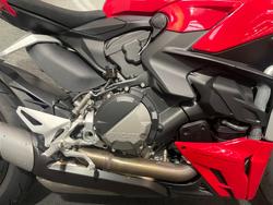 2023 DUCATI STREETFIGHTER V4 S Red