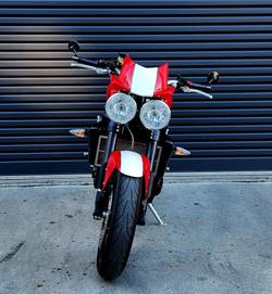 2010 Triumph Speed Triple 1050 SE Speed Triple Red