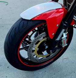 2010 Triumph Speed Triple 1050 SE Speed Triple Red