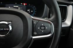 2021 Volvo XC60 B5 Momentum MY22 AWD Ice White