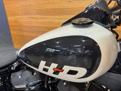 2022 Harley-davidson FXFBS FAT BOB (114) WHITE SAND PEARL