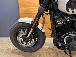 2022 Harley-davidson FXFBS FAT BOB (114) WHITE SAND PEARL