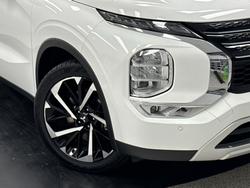 2022 Mitsubishi
Outlander Aspire