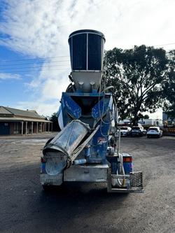 2016 Hino Fc 1022 Cement Agi Truck
