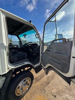 2007 Isuzu Npr Pantec Truck