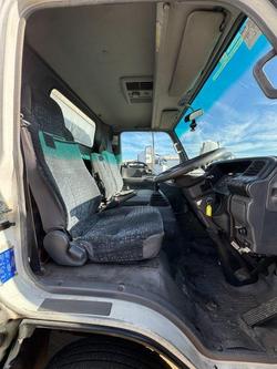2007 Isuzu Npr Pantec Truck