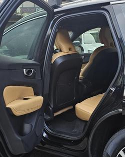 2019 Volvo XC60 D4 Momentum MY19 AWD Onyx Black