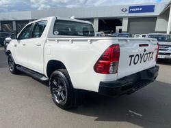 2024 Toyota Hilux SR