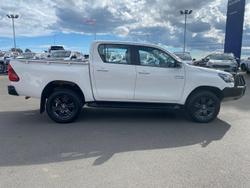 2024 Toyota Hilux SR
