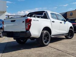 2025 Isuzu
                D-MAX X-RIDER