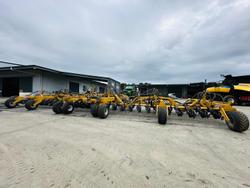 2013 SERAFIN ULTISOW S18 60 BI FOLD SINGLE DISC AIR SEEDER Used YELLOW