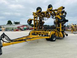 2013 SERAFIN ULTISOW S18 60 BI FOLD SINGLE DISC AIR SEEDER Used YELLOW