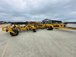 2013 SERAFIN ULTISOW S18 60 BI FOLD SINGLE DISC AIR SEEDER Used YELLOW