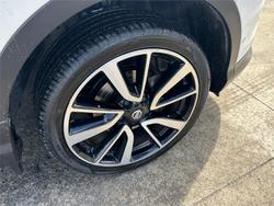 2015 NISSAN
QASHQAI Ti