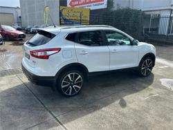 2015 NISSAN
QASHQAI Ti