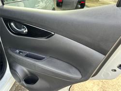 2015 NISSAN
QASHQAI Ti