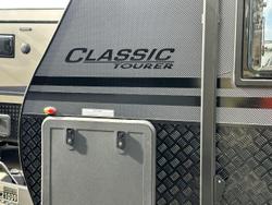 2025 Supreme 1800_R_K1e3_S Classic Tourer 18'