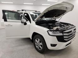 2022 Toyota Landcruiser Sahara FJA300R 4X4 Dual Range Crystal Pearl