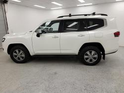 2022 Toyota Landcruiser Sahara FJA300R 4X4 Dual Range Crystal Pearl