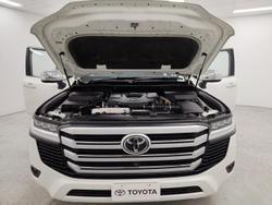 2022 Toyota Landcruiser Sahara FJA300R 4X4 Dual Range Crystal Pearl
