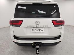 2022 Toyota Landcruiser Sahara FJA300R 4X4 Dual Range Crystal Pearl