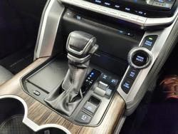 2022 Toyota Landcruiser Sahara FJA300R 4X4 Dual Range Crystal Pearl