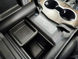 2022 Toyota Landcruiser Sahara FJA300R 4X4 Dual Range Crystal Pearl
