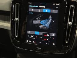 2024 Volvo XC40 Ultimate B4 Dark