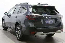 2022 Subaru
Outback AWD Touring