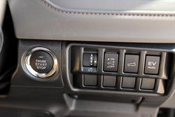 2025 Subaru Forester Hybrid Sport S6 MY26 AWD Crystal White