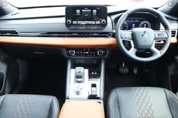 2025 Mitsubishi Outlander PHEV Exceed Tourer