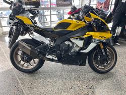 Yamaha YZF-R1