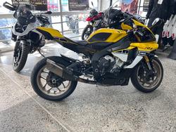 2016 Yamaha YZF-R1 YELLOW