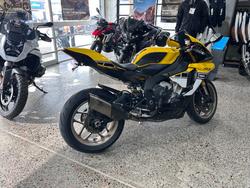 2016 Yamaha YZF-R1 YELLOW