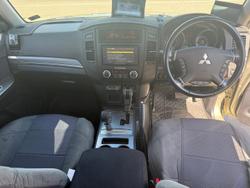 2012 Mitsubishi
                Pajero GLX