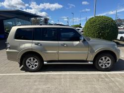 2012 Mitsubishi
                Pajero GLX